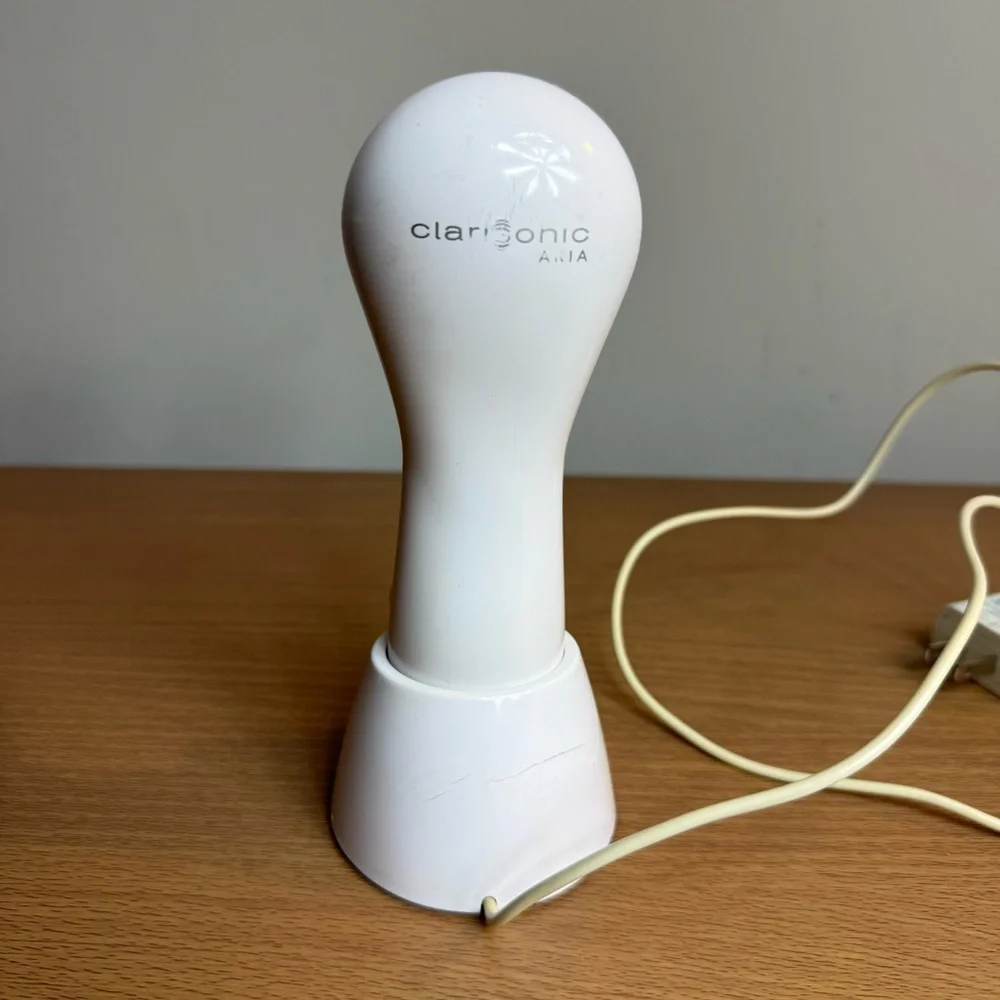 The Clarisonic Aria 3 Speed Facial Cleansing Brush